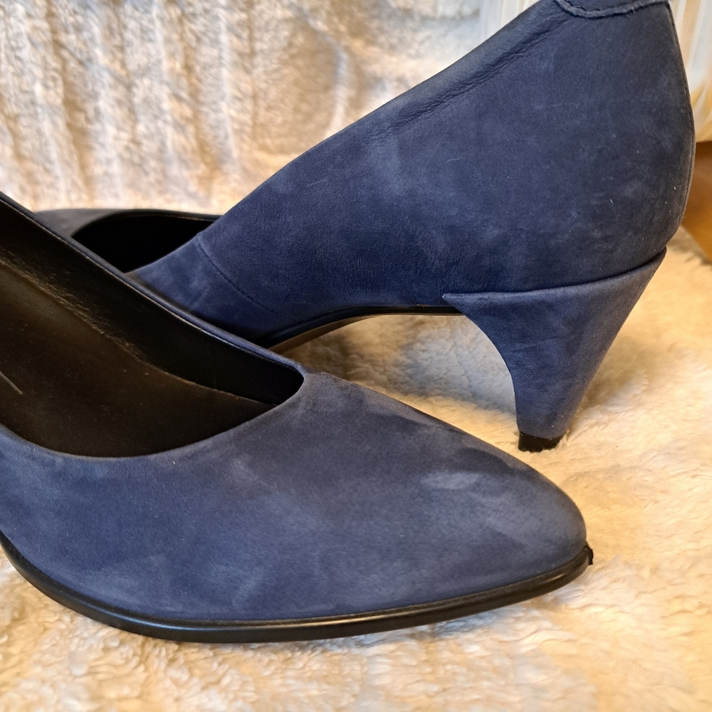 ECCO Blue Suede Kitten Heels Pointed Toe Pumps Leather Women's Size Sz 7 US - Picture 8 of 10